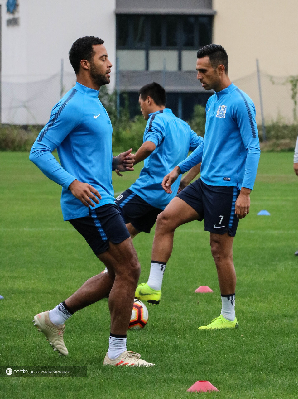 开云中国官方网站包含广州队训练开放日，今晚官宣签约引欢呼，葡超在即，年轻球员得到机会的词条